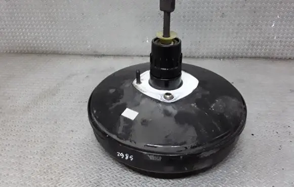 Renault Megane II Brake booster 8200453735