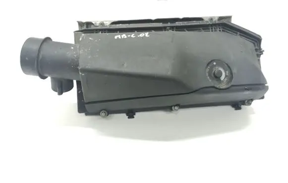 Mercedes-Benz C W203 Air filter box A0000945568