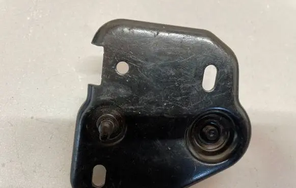 Audi A1 Engine bonnet/hood lock/latch loop/hook 82A823186
