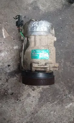 Volkswagen Golf IV Air conditioning (A/C) compressor (pump) 1j0820803a