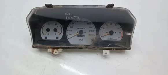Mitsubishi Space Runner Speedometer (instrument cluster) MB898241 776570