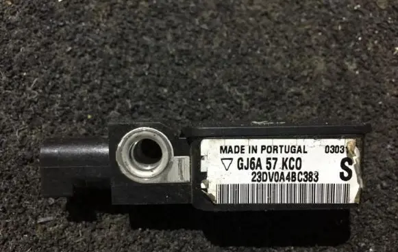 Mazda 6 Airbag deployment crash/impact sensor gj6a57kco