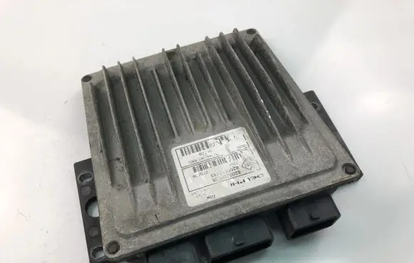 Renault Megane II Engine control unit/module 8200399038