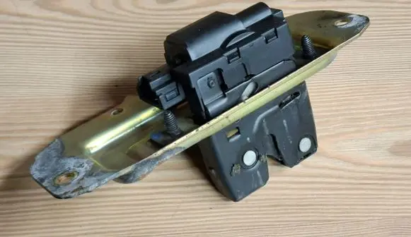 Renault Espace IV Tailgate/trunk/boot lock/catch/latch 8200090483