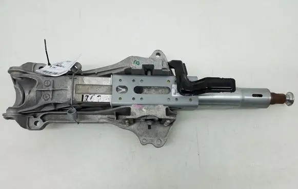 Mercedes-Benz A W176 Steering wheel axle A2464602416