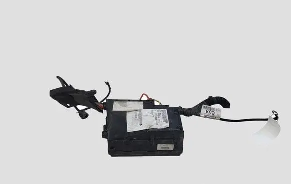Ford Focus Fuse module F1FT14K733 AV6T14A067AD
