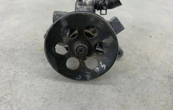 Honda CR-V Power steering pump 