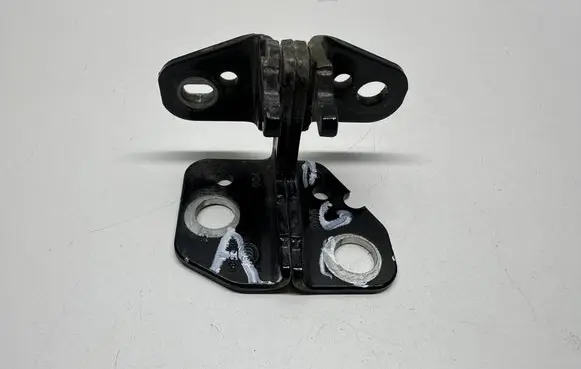 Ram 1500 DT Rear door lower hinge L120038 85574F