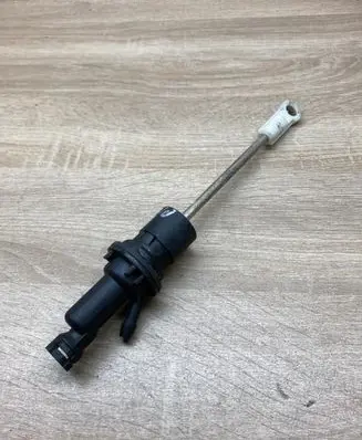 Peugeot 307 Clutch master cylinder 9637030880