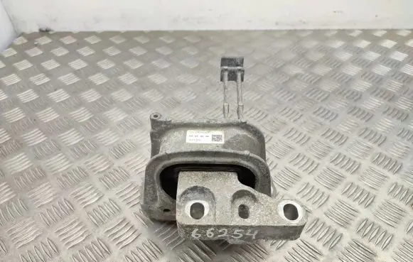 Volkswagen Golf Sportsvan Engine mount bracket 5Q0199262DB