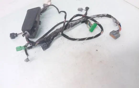 Volvo XC70 Front door wiring loom 8690291