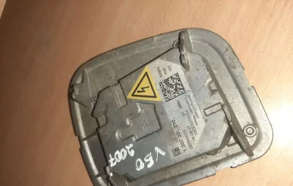 Volvo V50 Headlight ballast module Xenon 1305102224