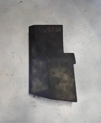 Volvo V40 Fuse box cover 31337532