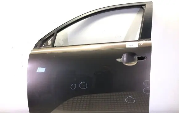KIA Sportage Front door