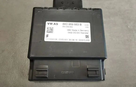 Audi A5 Sportback 8TA Voltage converter/converter module 8K0959663B