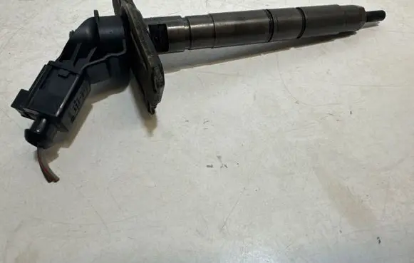 Audi A6 S6 C6 4F Fuel injector 059130277AJ 0445115054 0607122141