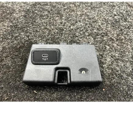 BMW i4 USB socket connector 5A84161 6807232