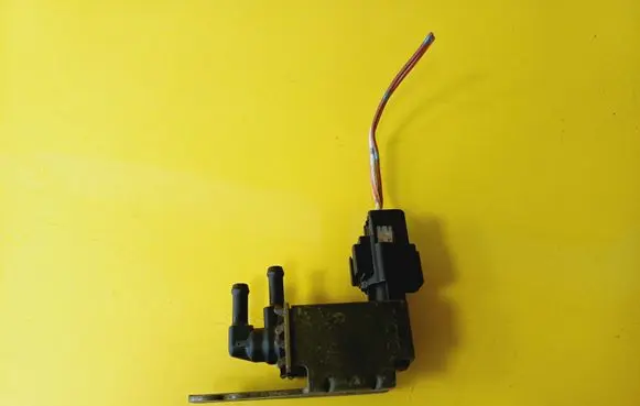 Mazda MPV II LW Turbo solenoid valve