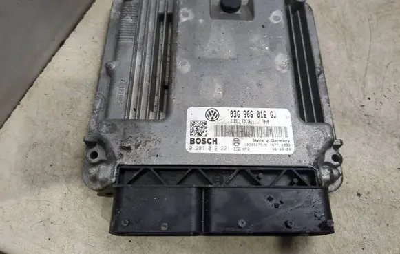 Volkswagen Golf V Engine control unit/module 03G906016GJ 1039S07510 0281012221