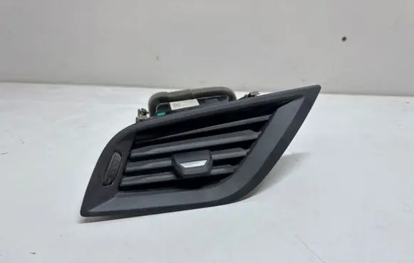 BMW 1 F40 Dashboard side air vent grill/cover trim 6823191 19050710