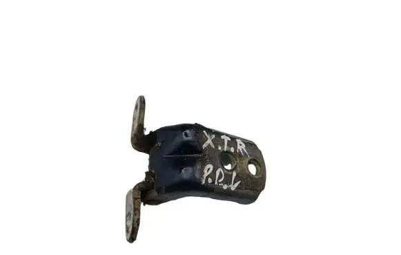 Nissan X-Trail T30 Front door upper hinge