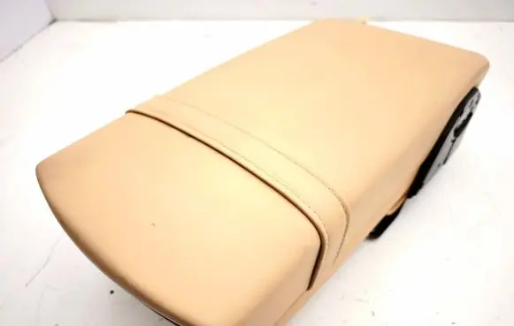 Maserati Quattroporte Rear seat armrest 