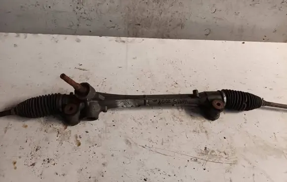 Toyota Yaris Steering rack 6y134843