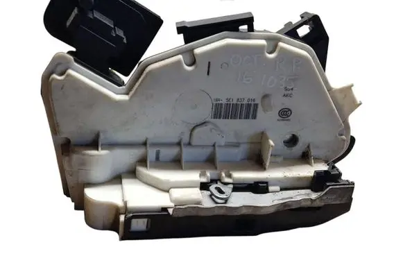 Skoda Octavia Mk3 (5E) Front door lock 5E1837016