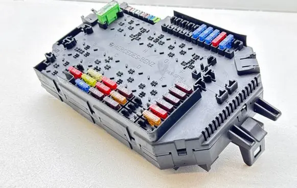 Mercedes-Benz S W221 Fuse module A2215402450