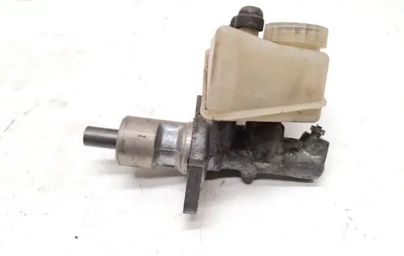 Master brake cylinder