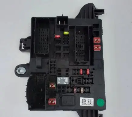 Opel Insignia A Fuse module 13277318 08144413711
