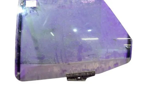 Audi A8 S8 D2 4D Front door window glass four-door 