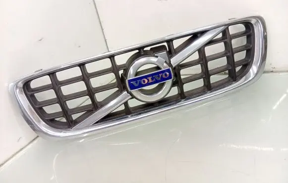 Volvo V70 Front bumper upper radiator grill 31283895