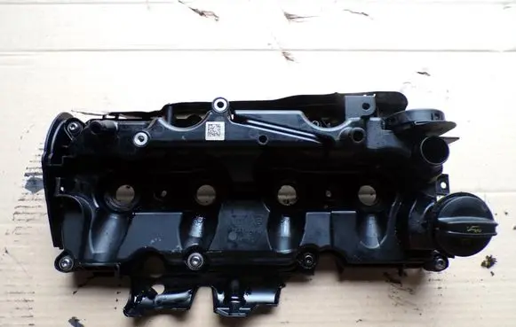 Skoda Octavia Mk1 (1U) Rocker cam cover 05L103469D