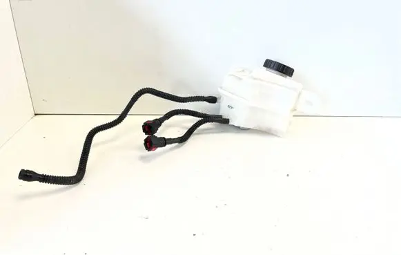 Opel Mokka X Brake fluid reservoir 