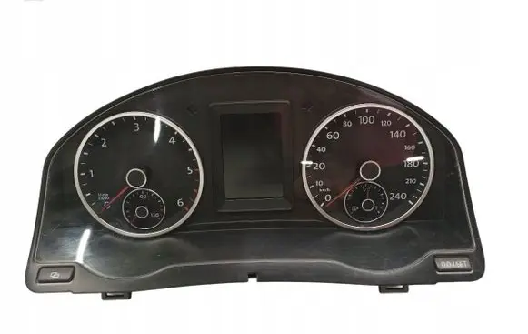 Volkswagen Tiguan Speedometer (instrument cluster) 5N0920872A