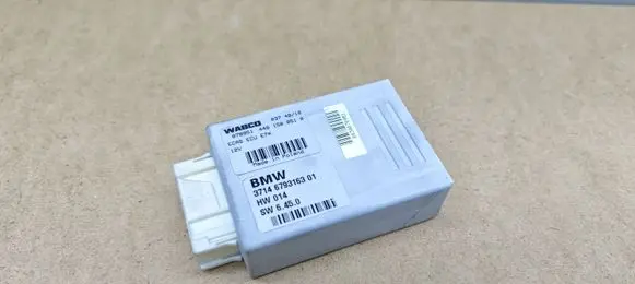 BMW X5 E70 Air suspension control unit module (rear) 6793163