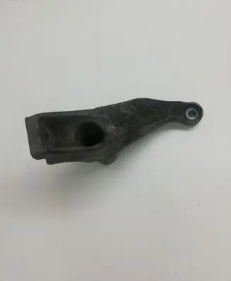 Audi A4 S4 B7 8E 8H Engine mounting bracket 8E0199307S