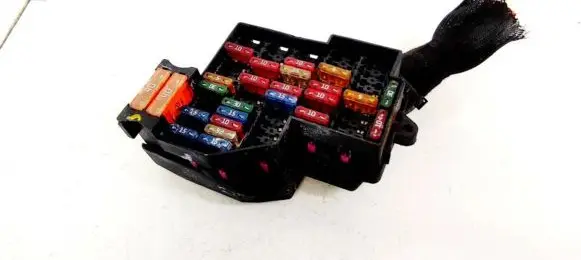 Volkswagen Touareg I Fuse box set