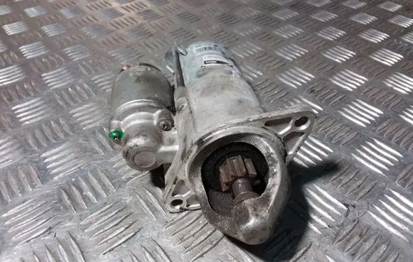 Opel Zafira B Starter motor LRS02317