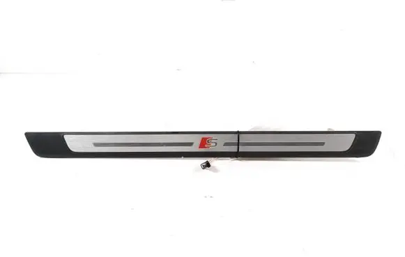 Audi A5 Front sill trim cover 8W0947418A