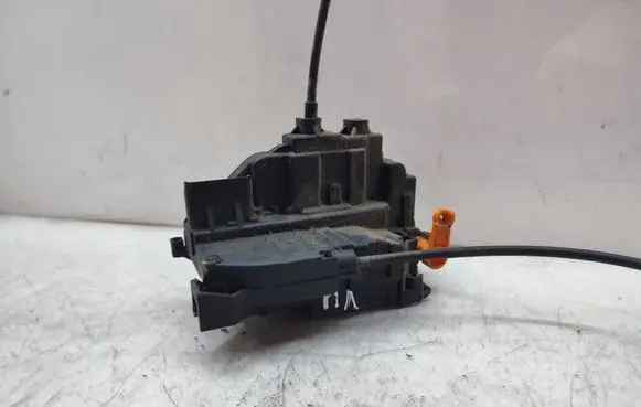 Opel Movano B Front door lock 