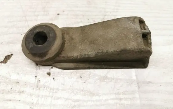 Opel Vectra C Radiator mount bracket 13140216
