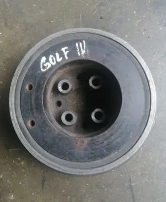 Volkswagen Golf IV Crankshaft pulley 038105243