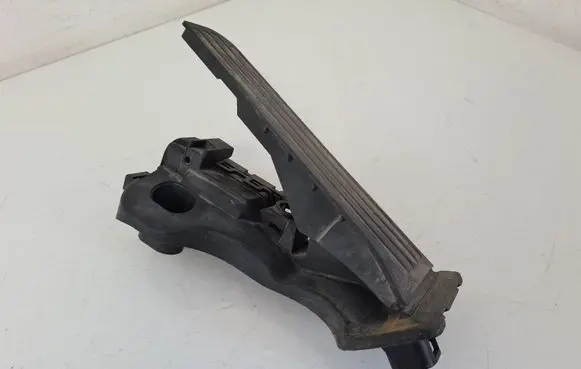 Volkswagen Golf V Accelerator throttle pedal 1K1721503P