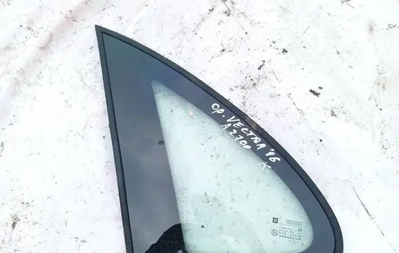 Opel Vectra B Rear side window as2