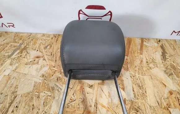 Chrysler 300 - 300C Front seat headrest 