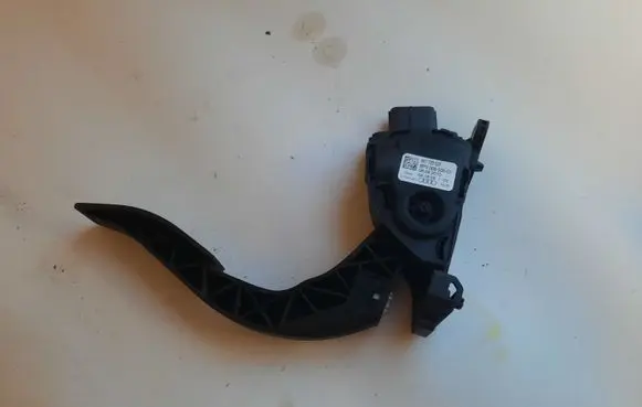 Audi A8 S8 D4 4H Accelerator throttle pedal 8K1723523