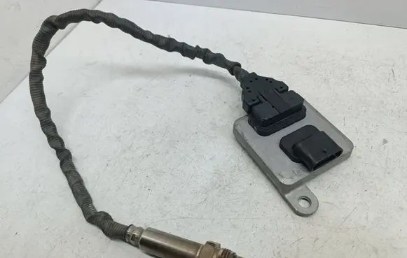 Mercedes-Benz S W222 Lambda probe sensor A0009053506 0009053506