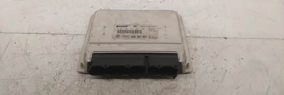 Audi A4 S4 B5 8D Engine control unit/module 8D0907557S 0261204182